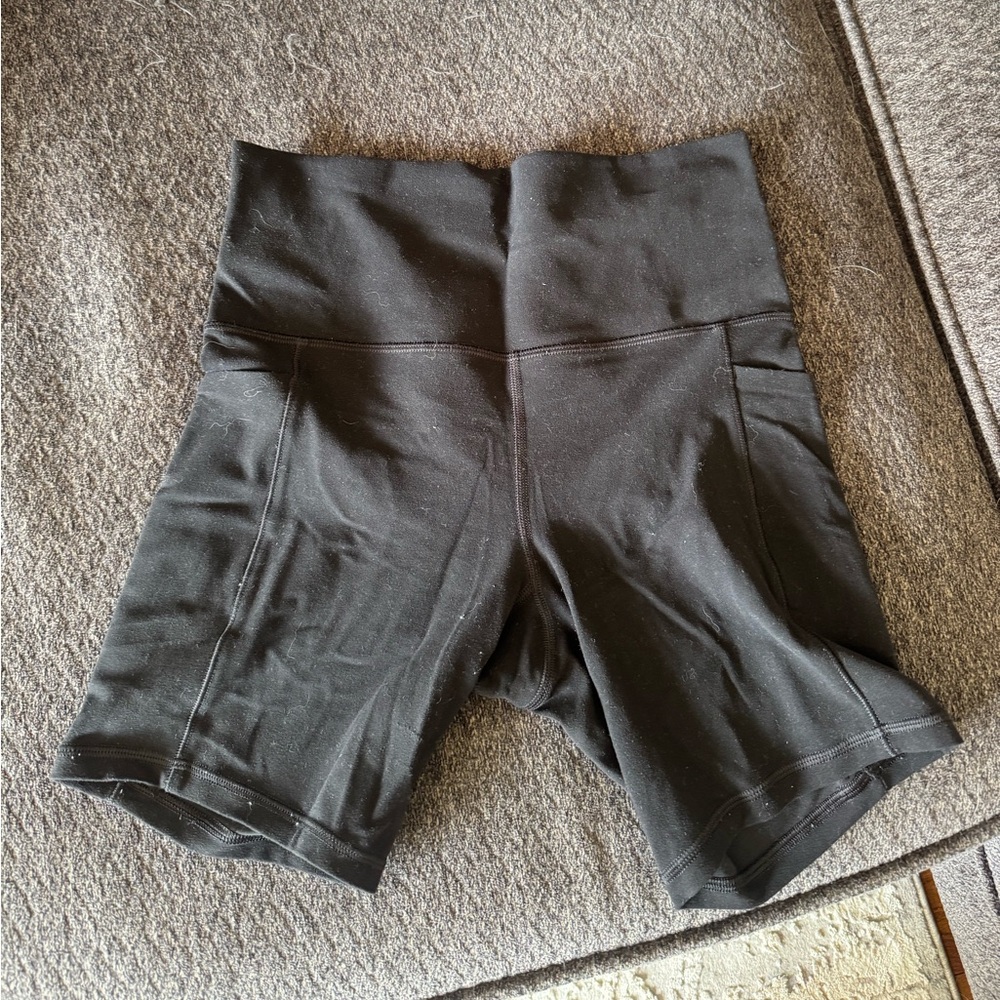Athleta Salutation 7” Shorts/ Black Size Small